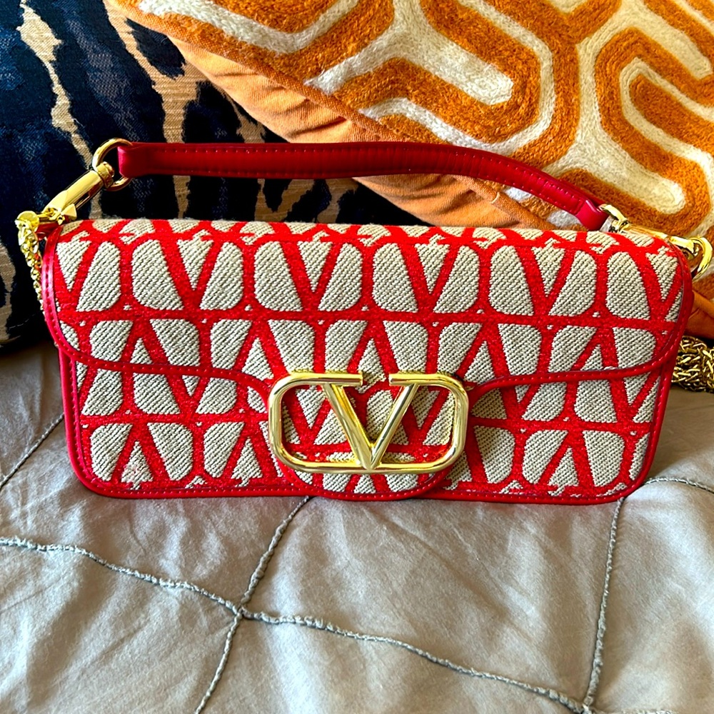 Valentino bag, dust bag include